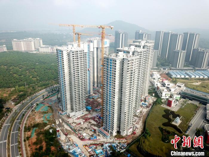 廣州一在建樓盤。 范少鵬 攝