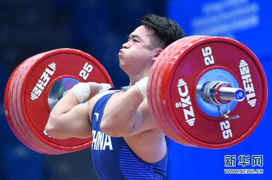 （體育）（1）舉重——世界杯：田濤獲男子96公斤級(jí)挺舉和總成績(jī)冠軍
