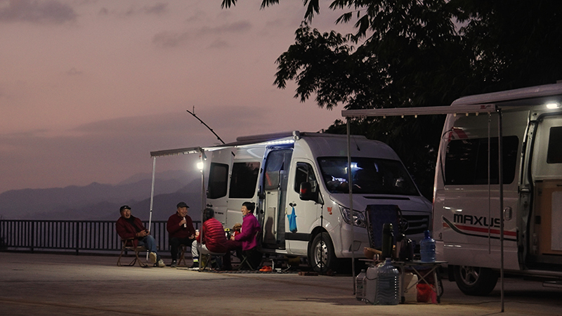 【3】曼海村房車營(yíng)地。陶思源-攝