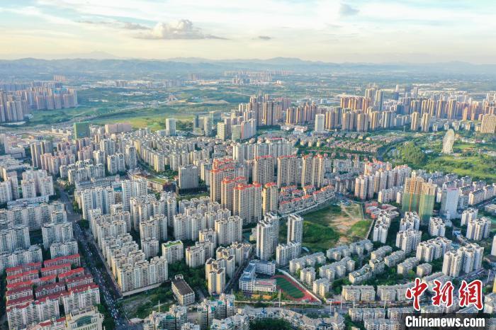 資料圖：航拍樓盤林立。 陳冠言 攝